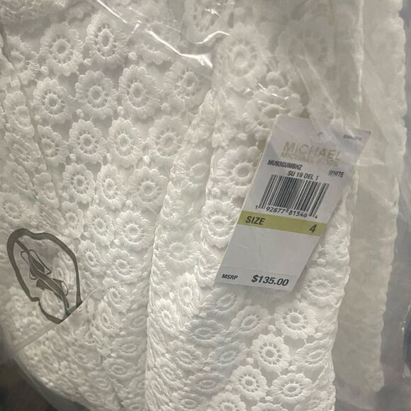 MICHAEL MICHAEL KORS Medallion Lace Shorts NEW Size 4 - Picture 2 of 2